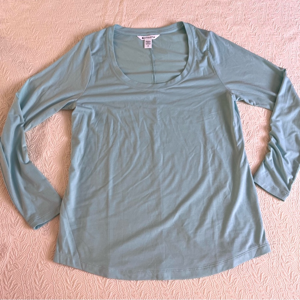 ATHLETA STRATUS LONG SLEEVE SCOOP NECK SHIRT TOP AQUA LIGHT BLUE WOMEN'S SIZE S
